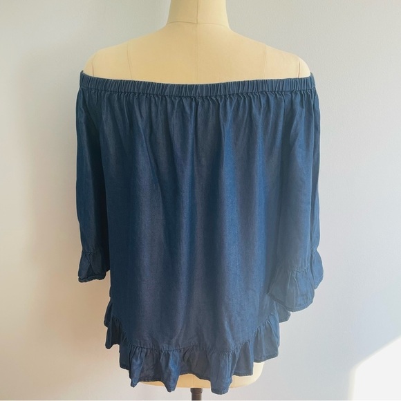 Jane and Delancey Chambray Off The Shoulder Denim Top- Size Large - Picture 4 of 8